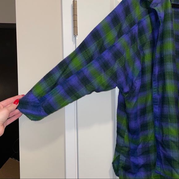 🌍 BDG flannel 🌍 - Picture 2 of 3